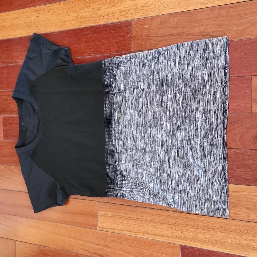Lululemon run shirt